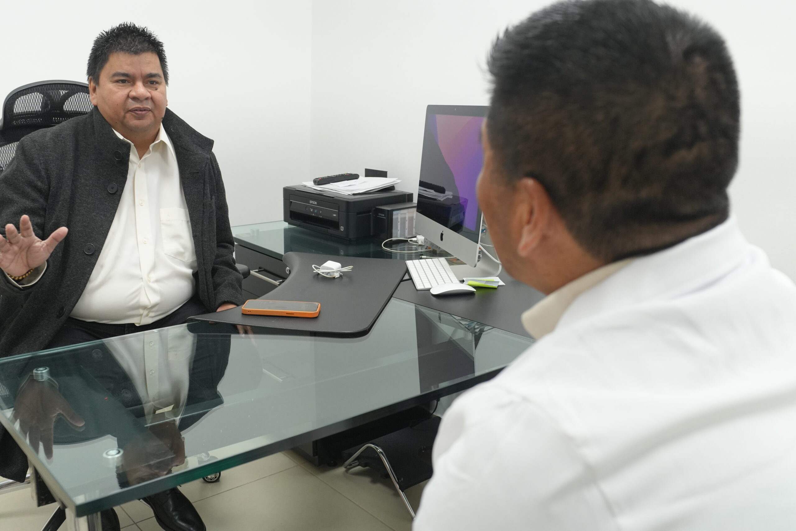 Junta Nacional recibe a médicos peruanos en rotación internacional